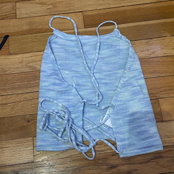 Backless String Crop Top - Picture 2 of 2